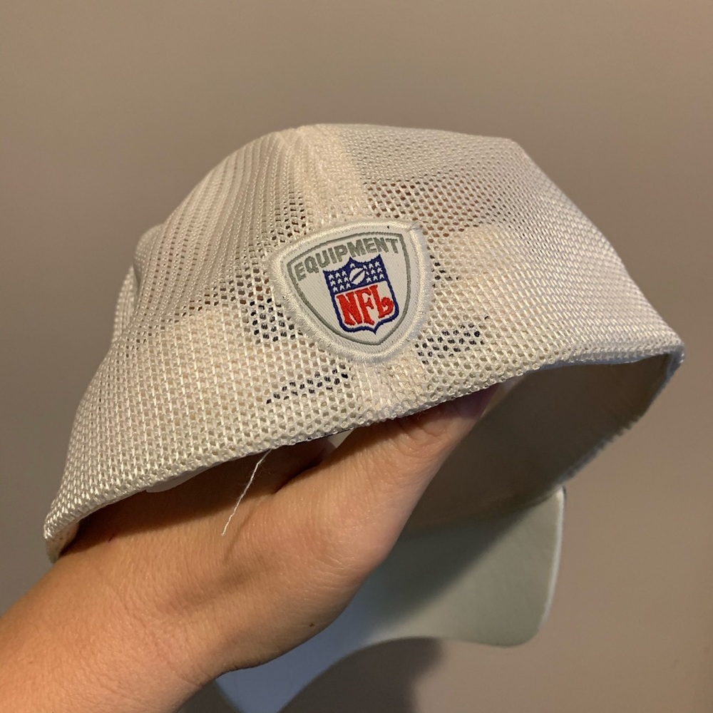 Hat - Picture 2 of 4